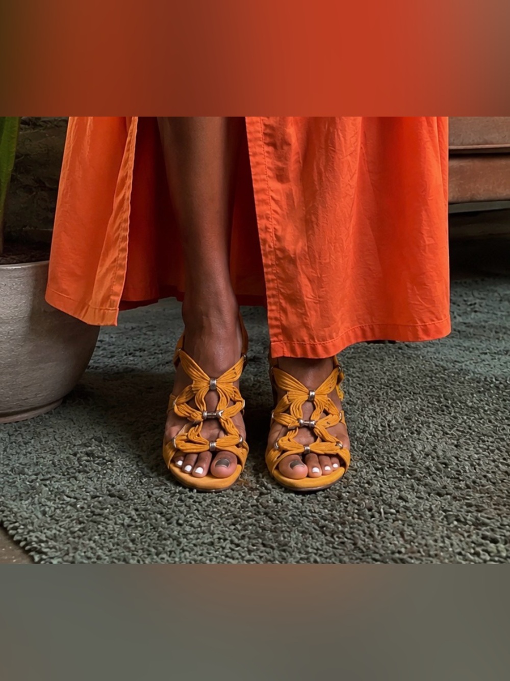 Bamboo early 2010’s Yellow Strappy Platform Wedge Sandals Caged Suede Look, 8